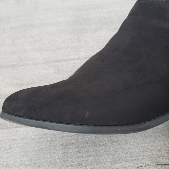 Torrid Women's Faux Suede Cut Out Ankle Bootie Size 10.5 Extra Wide Width WW - Picture 11 of 11